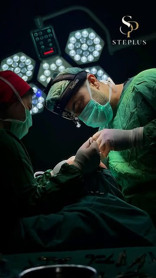 A StePlus surgeon operating under surgical lights